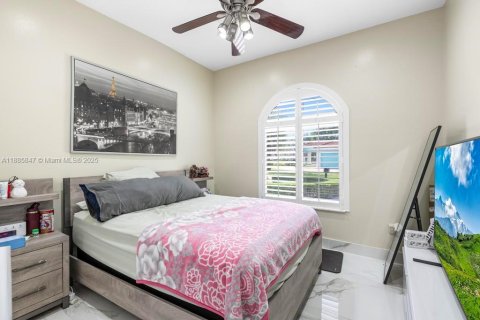 Villa ou maison à vendre à Palmetto Bay, Floride: 4 chambres, 206.24 m2 № 1933753 - photo 28