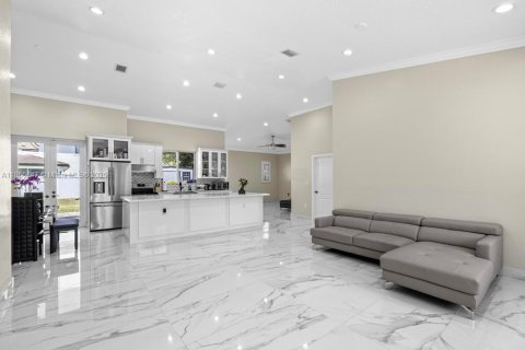 Villa ou maison à vendre à Palmetto Bay, Floride: 4 chambres, 206.24 m2 № 1933753 - photo 9