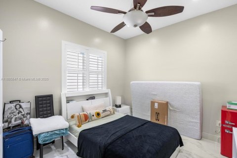 Villa ou maison à vendre à Palmetto Bay, Floride: 4 chambres, 206.24 m2 № 1933753 - photo 30