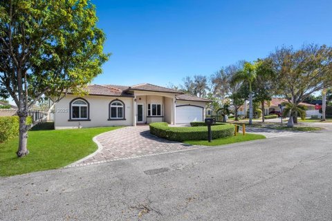 Villa ou maison à vendre à Palmetto Bay, Floride: 4 chambres, 206.24 m2 № 1933753 - photo 6