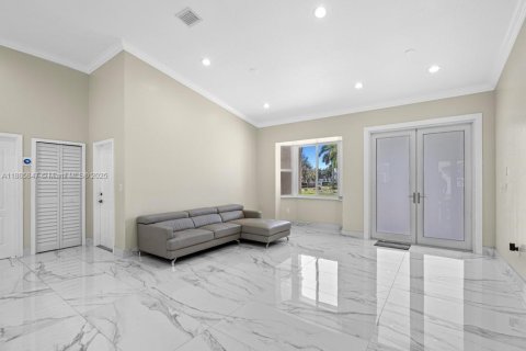 Villa ou maison à vendre à Palmetto Bay, Floride: 4 chambres, 206.24 m2 № 1933753 - photo 10