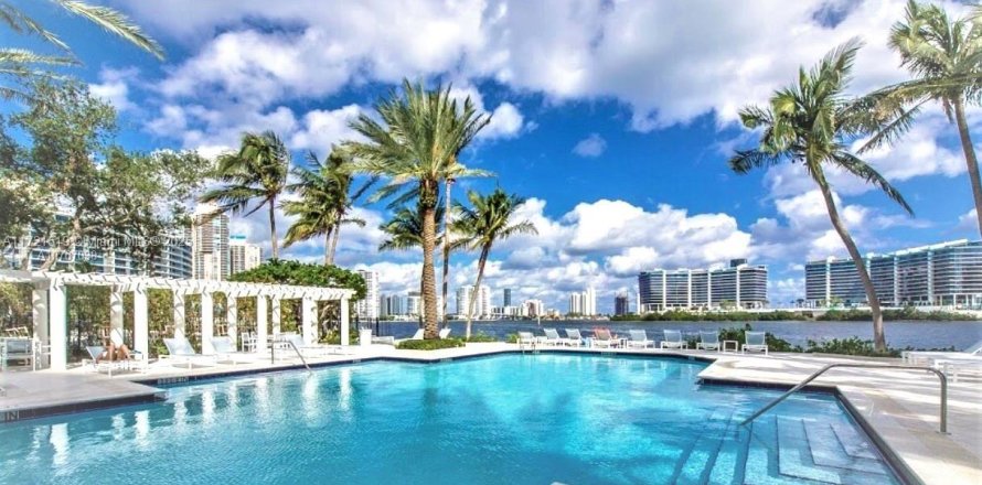 Condo à Aventura, Floride, 2 chambres  № 1956729