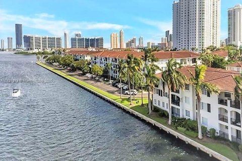 Copropriété à louer à Aventura, Floride: 2 chambres, 95.13 m2 № 1956729 - photo 2