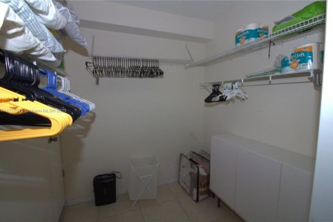 Copropriété à louer à Aventura, Floride: 2 chambres, 95.13 m2 № 1956729 - photo 25