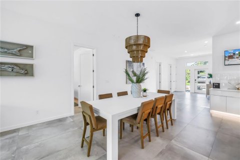 Casa en alquiler en Sarasota, Florida, 6 dormitorios, 349.78 m2 № 1894784 - foto 8