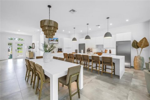 Casa en alquiler en Sarasota, Florida, 6 dormitorios, 349.78 m2 № 1894784 - foto 10