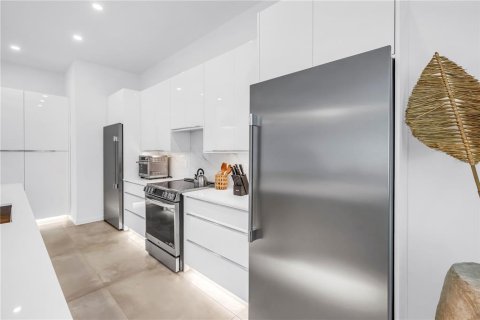 Casa en alquiler en Sarasota, Florida, 6 dormitorios, 349.78 m2 № 1894784 - foto 14