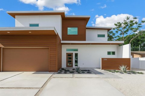 Casa en alquiler en Sarasota, Florida, 6 dormitorios, 349.78 m2 № 1894784 - foto 1