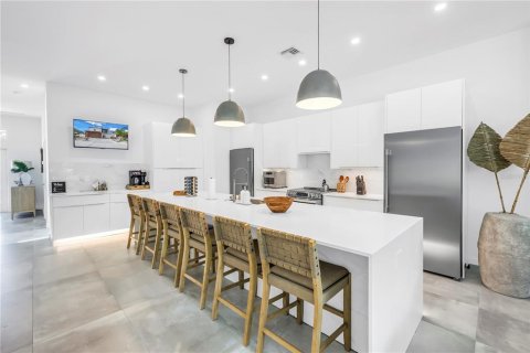 Casa en alquiler en Sarasota, Florida, 6 dormitorios, 349.78 m2 № 1894784 - foto 11