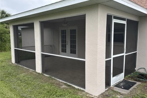 Villa ou maison à louer à North Port, Floride: 3 chambres, 127.46 m2 № 2101681 - photo 3