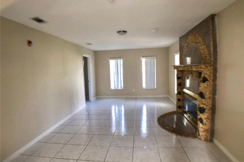 Villa ou maison à louer à Kissimmee, Floride: 3 chambres, 180.97 m2 № 2394076 - photo 12