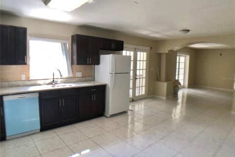 Villa ou maison à louer à Kissimmee, Floride: 3 chambres, 180.97 m2 № 2394076 - photo 6
