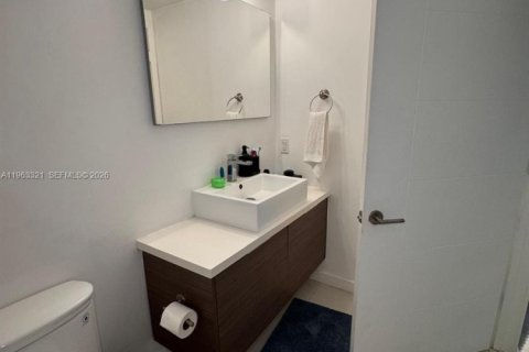 Купить кондоминиум в Майами, Флорида 1 спальня, № 2025175 - фото 11