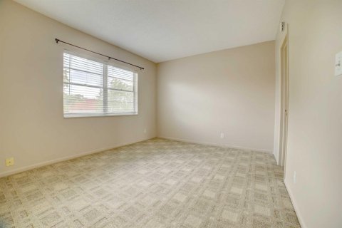 Condo in Boynton Beach, Florida, 2 bedrooms № 2146626 - photo 7