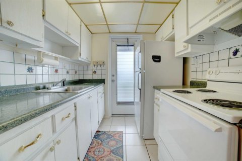 Condo in Boynton Beach, Florida, 2 bedrooms № 2146626 - photo 5