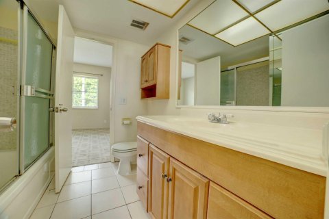Condo in Boynton Beach, Florida, 2 bedrooms № 2146626 - photo 8