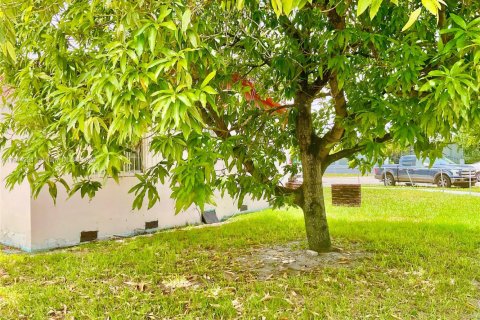House in Miami, Florida 3 bedrooms, 127.37 sq.m. № 1840883 - photo 7
