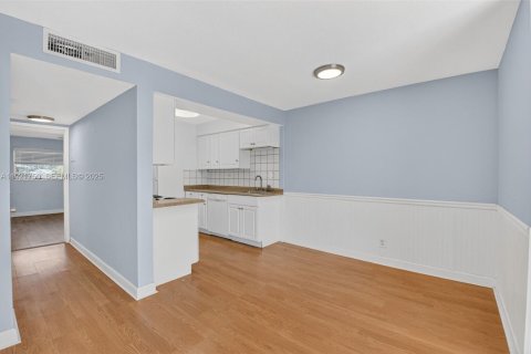 Copropriété à louer à Boca Raton, Floride: 2 chambres, 79.15 m2 № 1977380 - photo 7