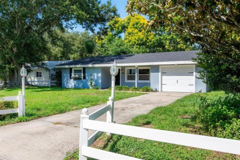House in Winter Haven, Florida 3 bedrooms, 120.03 sq.m. № 1886782 - photo 3
