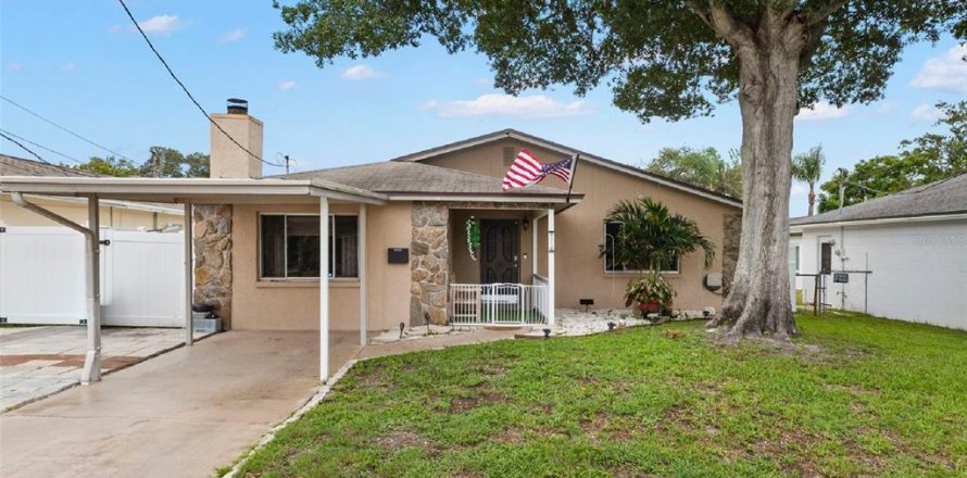 Villa ou maison à Saint Petersburg, Floride 2 chambres, 121.7 m2 № 2277839
