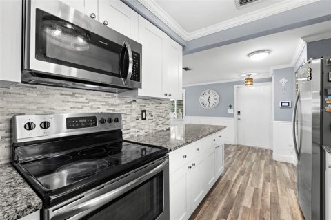 Villa ou maison à vendre à Saint Petersburg, Floride: 2 chambres, 121.7 m2 № 2277839 - photo 8
