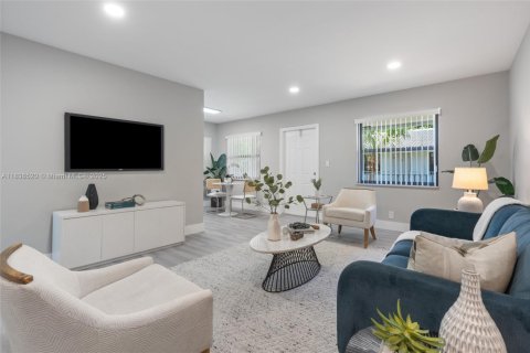 Apartamento en alquiler en Fort Lauderdale, Florida, 2 dormitorios, 76.64 m2 № 1823869 - foto 2