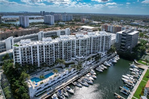 Condominio en venta en Aventura, Florida, 2 dormitorios, 75.81 m2 № 2008462 - foto 13
