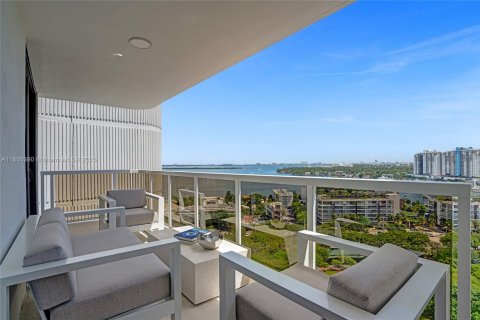 Condo in Miami Beach, Florida, 3 bedrooms  № 1878024 - photo 15