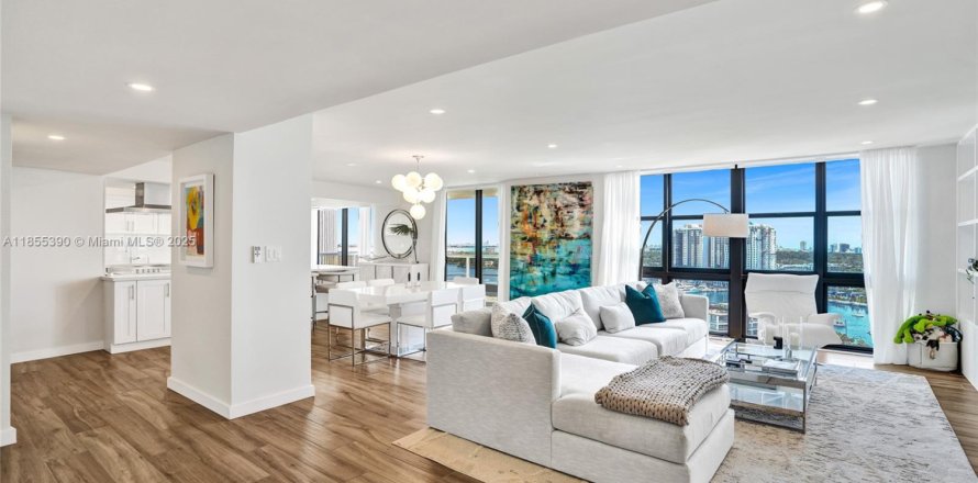 Condo in Miami Beach, Florida, 3 bedrooms № 1878024
