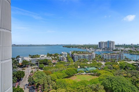 Condo in Miami Beach, Florida, 3 bedrooms  № 1878024 - photo 16