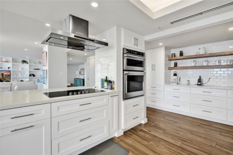 Condo in Miami Beach, Florida, 3 bedrooms  № 1878024 - photo 9