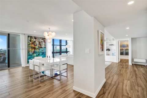 Condo in Miami Beach, Florida, 3 bedrooms  № 1878024 - photo 27