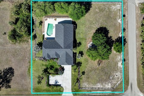 Casa en venta en Lehigh Acres, Florida, 4 dormitorios № 1942902 - foto 3