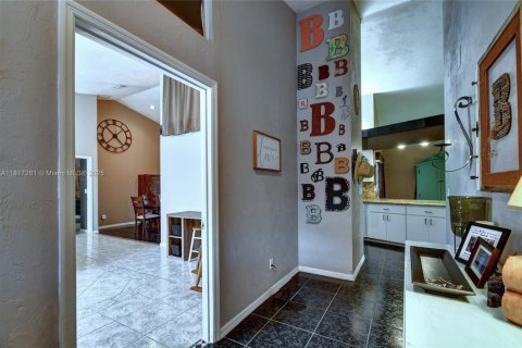 Casa en venta en Lehigh Acres, Florida, 4 dormitorios № 1942902 - foto 10