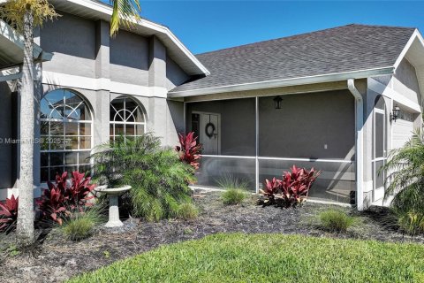 Casa en venta en Lehigh Acres, Florida, 4 dormitorios № 1942902 - foto 7