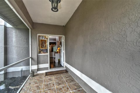 Casa en venta en Lehigh Acres, Florida, 4 dormitorios № 1942902 - foto 8