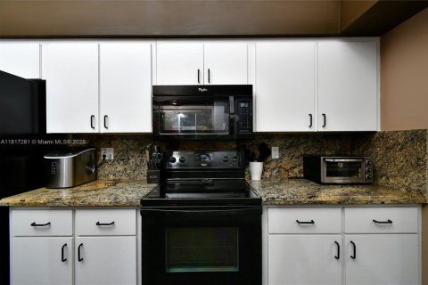 Casa en venta en Lehigh Acres, Florida, 4 dormitorios № 1942902 - foto 24