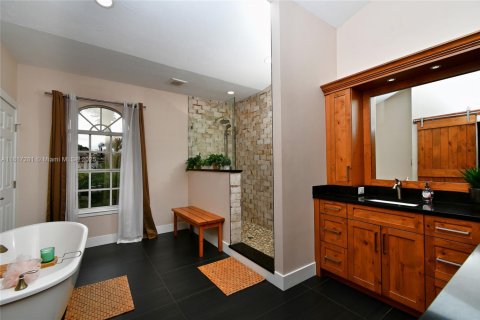 Casa en venta en Lehigh Acres, Florida, 4 dormitorios № 1942902 - foto 18