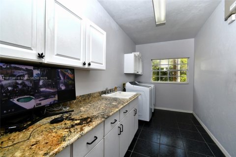 Casa en venta en Lehigh Acres, Florida, 4 dormitorios № 1942902 - foto 27