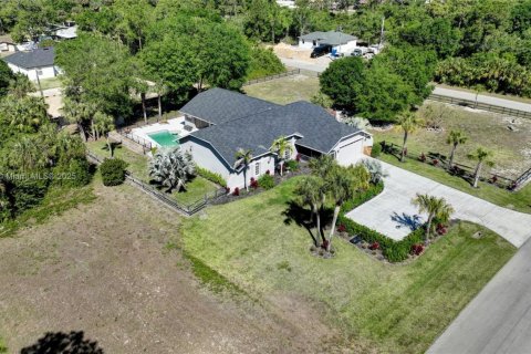 Casa en venta en Lehigh Acres, Florida, 4 dormitorios № 1942902 - foto 5