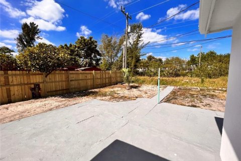 Townhouse in West Palm Beach, Florida 2 bedrooms, 107.58 sq.m. № 1128923 - photo 1