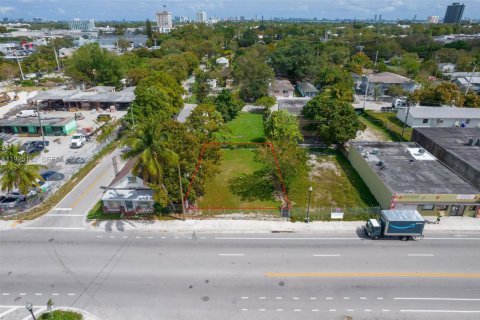 Commercial property in Miami, Florida № 2076864 - photo 15