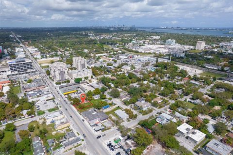 Commercial property in Miami, Florida № 2076864 - photo 9