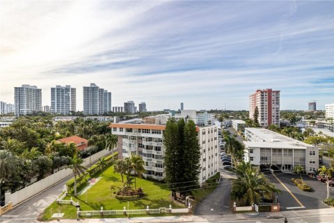 Condo in Hallandale Beach, Florida, 1 bedroom  № 1867169 - photo 20