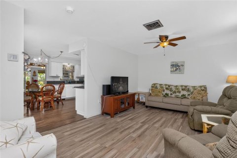 Купить виллу или дом в Энглвуд, Флорида 6 комнат, 86.96м2, № 2216640 - фото 9