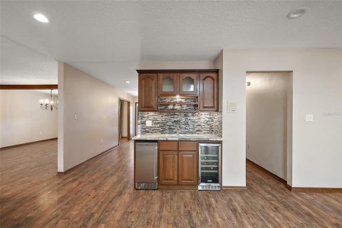 House in Sorrento, Florida 4 bedrooms, 291.34 sq.m. № 1663349 - photo 9