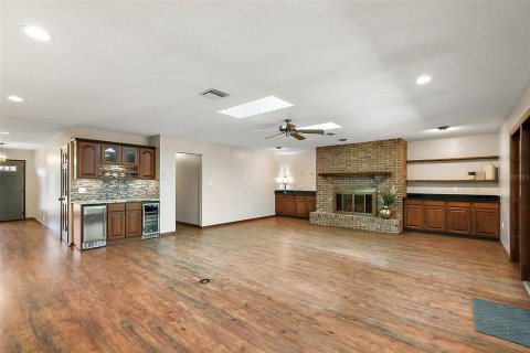 Villa ou maison à vendre à Sorrento, Floride: 4 chambres, 291.34 m2 № 1663349 - photo 17
