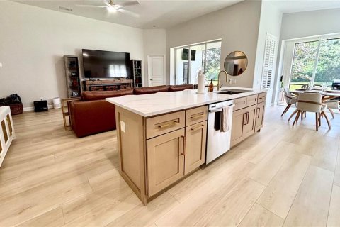 Купить виллу или дом в Лейквуд Ранч, Флорида 9 комнат, 152.73м2, № 1849613 - фото 6