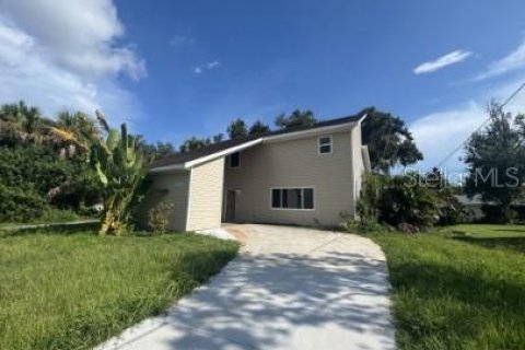 House in North Port, Florida 3 bedrooms, 165.27 sq.m. № 2106200