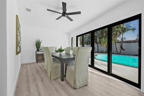 Casa en venta en Largo, Florida, 3 dormitorios, 165.18 m2 № 1804839 - foto 24